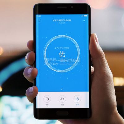 米家车载空气净化器USB车充版  双风机循环气流，高效净化车内空气